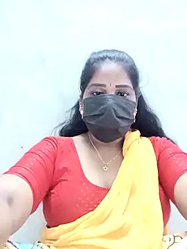 Webcam Model (MaaliiiPonuTamil)  is live.Free join now!