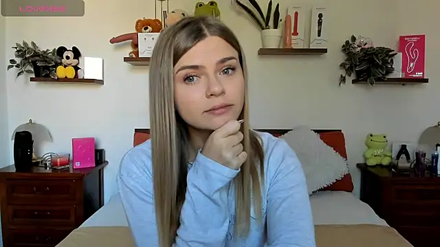 haleyreedme (F young) - sexy dance and nude show