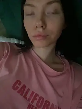 Lisaaa_Alisa live cam screenshot female on TokenKeno — Tip, Play & Watch Live Cams