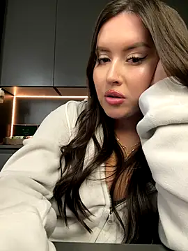  TrishaWinslet chat room