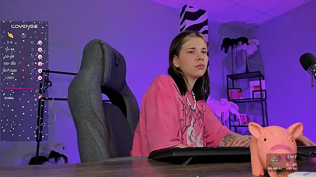 AliceSunday live cam screenshot females on Home.Pink — Cozy Live Cams & Chat