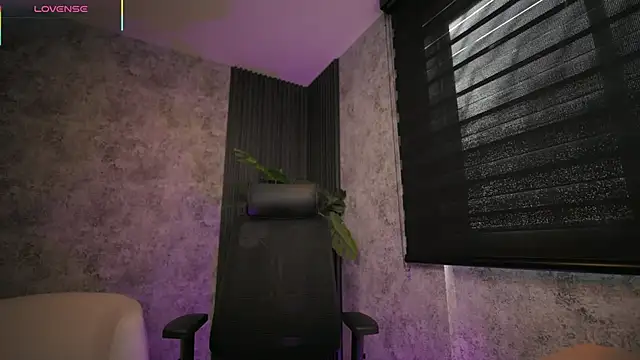 amywalker_ (F young) - Flash boobs + Pinch Nipples