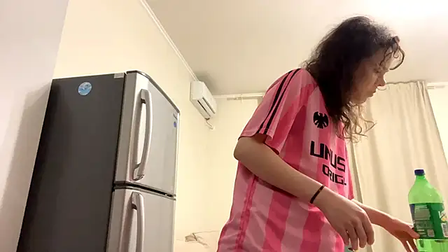 rosaleeswint - RosaleeSwint's free webcam - UK Sex Cams