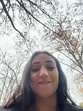  Ninabigtitied chat room