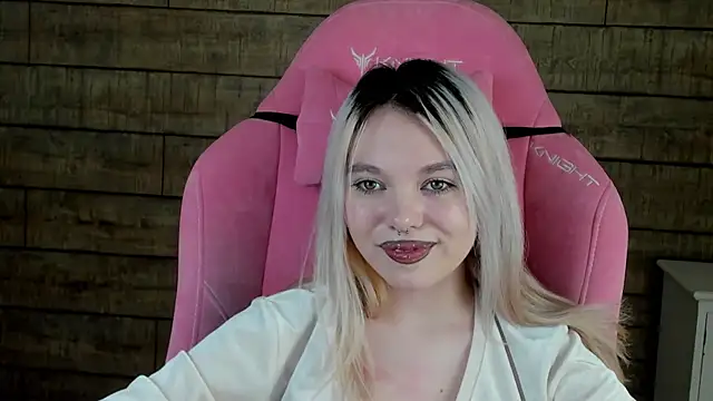 annadelon - AnnaDelon's free webcam - UK Sex Cams