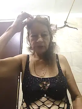 Webcam Model (MaryeLunna)  is live.Free join now!