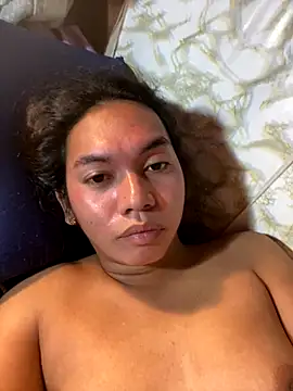 youryummybaby live cam screenshot tranny on Ohstagram — Live Cams & Adult Streams