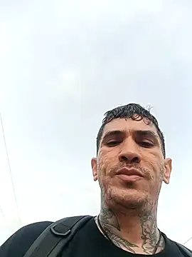 iadoherty (Ask my age) - Flash cock at the beach 🧥👖🥾🕶️🧦