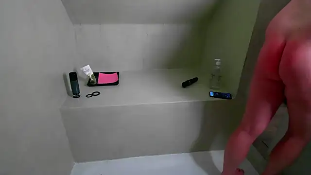 sexyguy91420 (M young) - take a shower with you