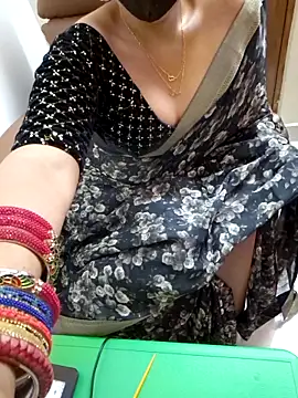 Webcam Model (Roja-Telugu777)  is live.Free join now!