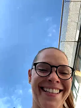 wildmaca - Wildmaca's free webcam