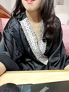 Webcam Model (cream1299)  is live.Free join now!