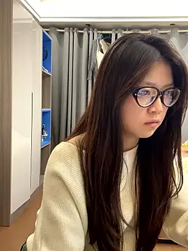 xiaojingzi66 (F teen) - 达成目标换衣服热舞一支