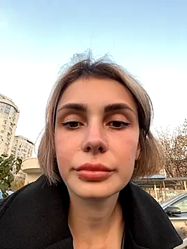 sandracarter (F young) - Show ass in public park