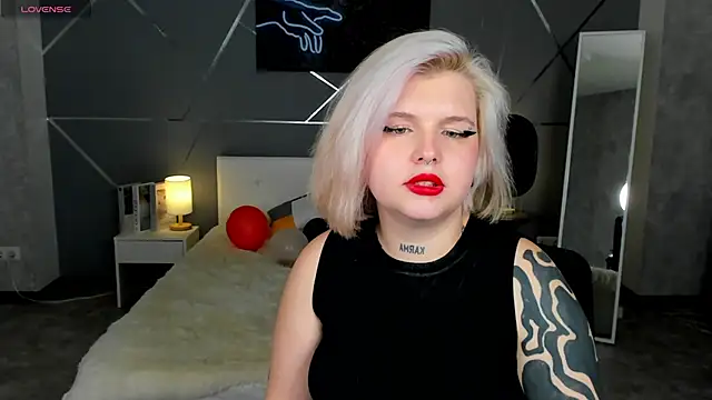 shadow_purr webcam stripchat model stream image