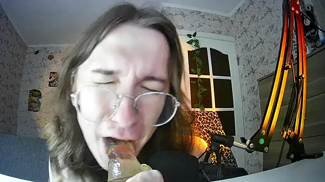 Live webcam thumbnail of tangerine4dreams from ru. Watch my show!