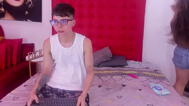 Live webcam thumbnail of KiaraBelle_and_Max from . Watch my show!