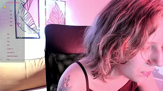 Hailey_Foxy live cam screenshot female on Pron.Webcam – Live Webcams & Adult Chat