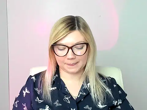 lola_moree - Lola_moree's free webcam - UK Sex Cams