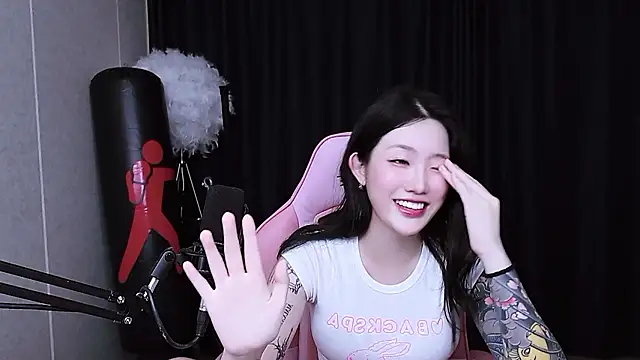 misa_02 - MISA_02's free webcam - UK Sex Cams