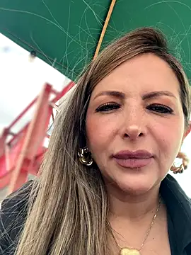 _Abril-Office1 Live Webcam on Stripchat