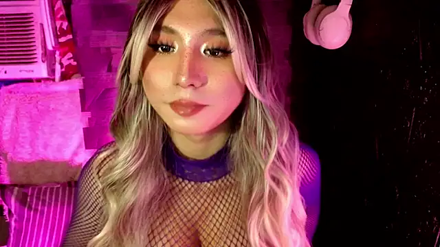 HoresCOCKLUCY live cam screenshot tranny on Ohstagram — Live Cams & Adult Streams