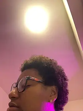 Webcam Model (Tu_GataLinda)  is live.Free join now!