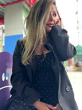 _abril-office1 xxx live show