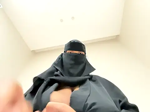 Webcam Model (Submissive_Arab)  is live.Free join now!