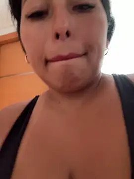 Webcam Model (emmyjhonson07)  is live.Free join now!