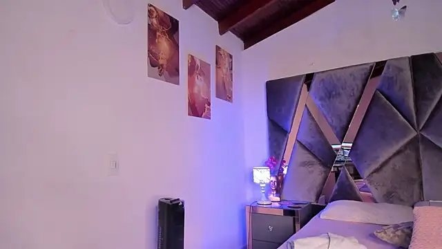 Live webcam thumbnail of sara_madrid from co. Watch my show!