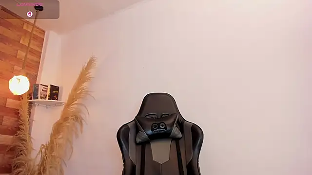 emily_brown04 - Emily_brown04's free webcam - UK Sex Cams