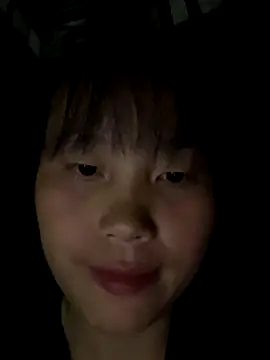 huong-18 - Huong-18's free webcam - UK Sex Cams