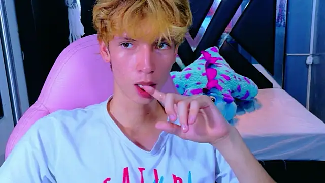 park_jimin1 (M twink) - follar con dildo x1min