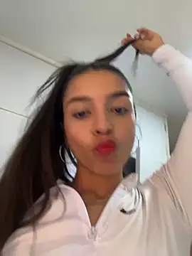 Webcam Model (violeta365)  is live.Free join now!