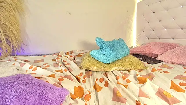 tatixxxvega (F teen) - naked body