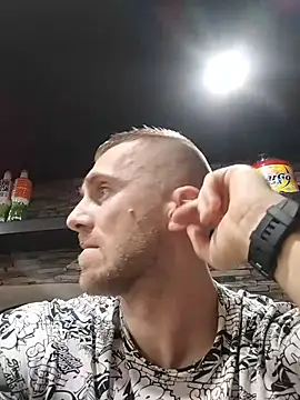 trainwithme (M young) - Show my dick at work!