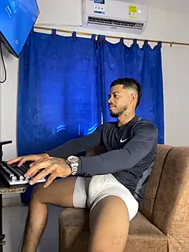 Kylian_Alessandro – webcam model profile photo