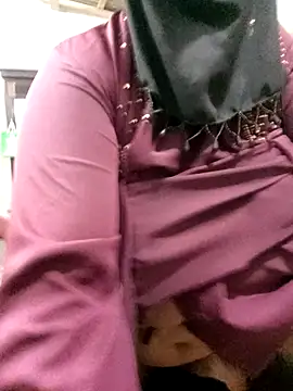 Indian_Hot_Babhi from StripChat is Freechat