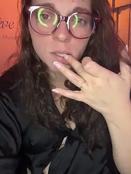 coquineronde from StripChat is Freechat