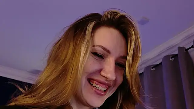 MariGven live cam screenshot females on Squirt Show – Wet & Wild Live Cams