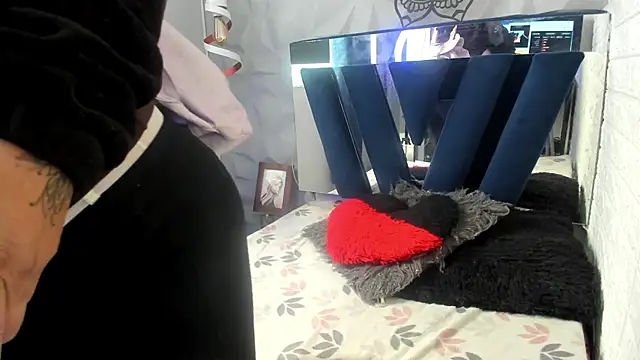 Live webcam thumbnail of pamela_velazco from . Watch my show!