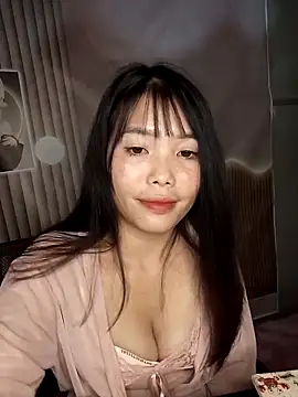 Fish_yellow live cam screenshot female on Hacty – Hot Adult Clips & Live Cams