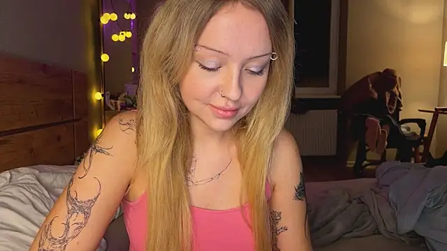 kiki_nikki - Kiki_nikki's free webcam - UK Sex Cams