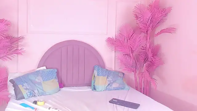 Kendallbleer live cam screenshot female from Colombia on Hacty – Hot Adult Clips & Live Cams