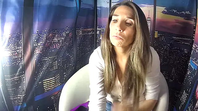 SarahStarr2020 live cam screenshot malefemale from United States on Wobip – Live Webcams, Clips & GIFs