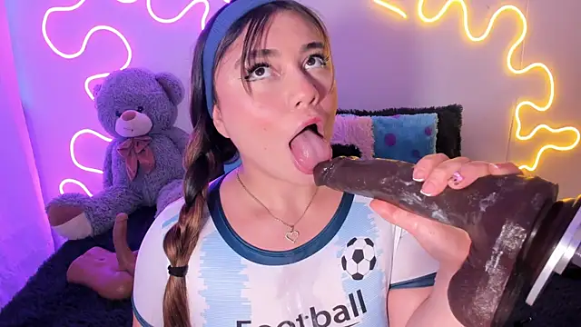 cassiebigass_ - CassieBigass_'s free webcam - UK Sex Cams