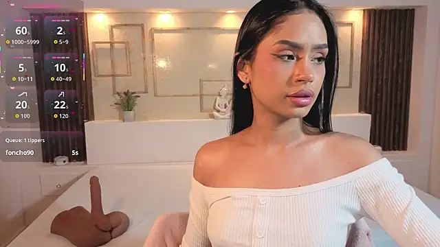 chloemoon9 (F young) - 1 finger in my ass