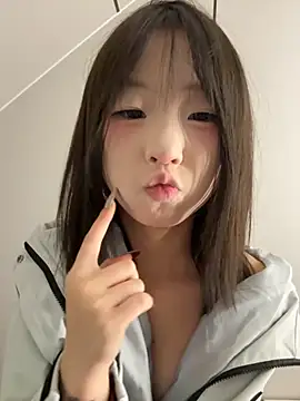 lelebaybay888's Stripchat show and profile