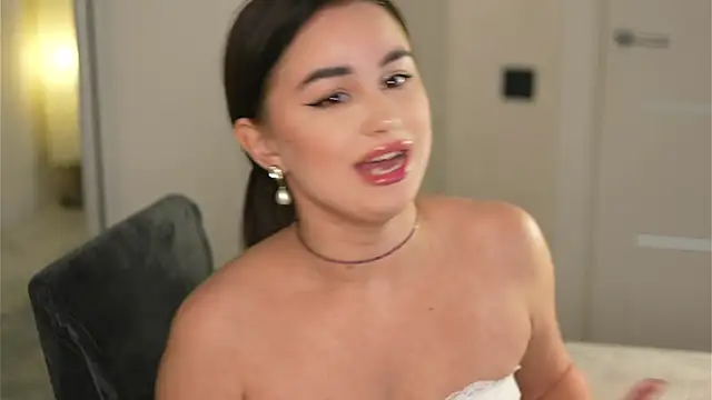 murpurr (F teen) - show your lower chest